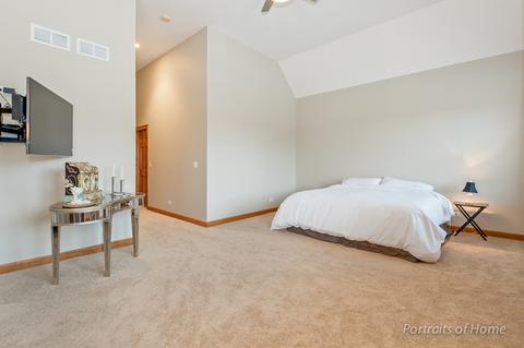 1015 Mackenzie Pl, Wheaton, IL 60187 photo 14