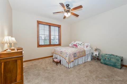 1015 Mackenzie Pl, Wheaton, IL 60187 photo 16