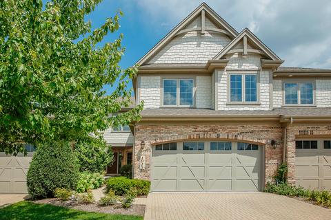 1015 Mackenzie Pl, Wheaton, IL 60187 photo 1