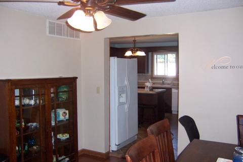 337 E Patton St, Paxton, IL 60957 photo 7