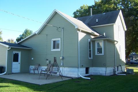 337 E Patton St, Paxton, IL 60957 photo 3
