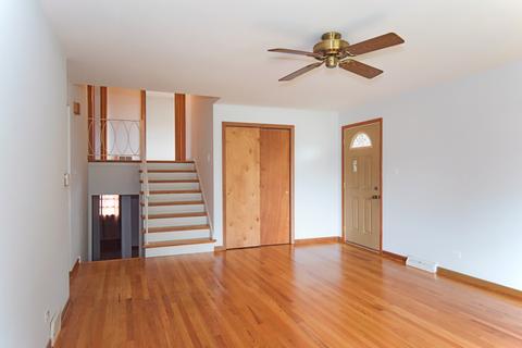 1471 Phoenix Dr, Des Plaines, IL 60018 photo 5