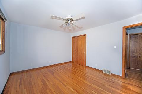 1471 Phoenix Dr, Des Plaines, IL 60018 photo 12