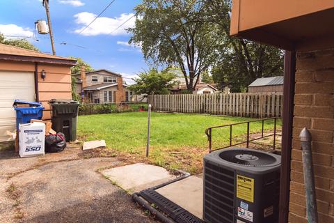 1471 Phoenix Dr, Des Plaines, IL 60018 photo 22