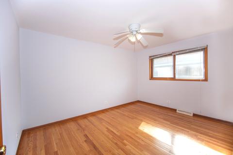 1471 Phoenix Dr, Des Plaines, IL 60018 photo 10
