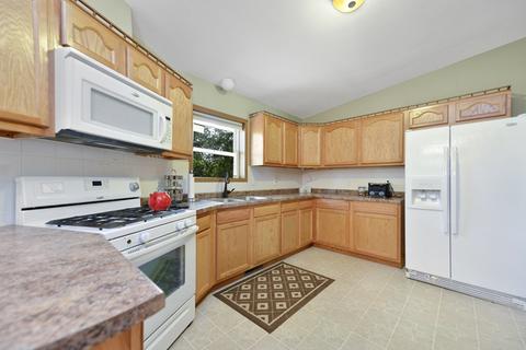 5002 Roberts Rd, Mchenry, IL 60051 photo 2