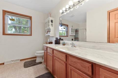 5002 Roberts Rd, Mchenry, IL 60051 photo 8