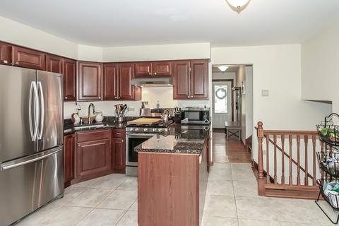1055 Martingale Dr, Bartlett, IL 60103 photo 8