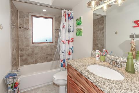 1055 Martingale Dr, Bartlett, IL 60103 photo 19