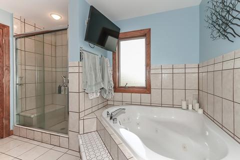 1055 Martingale Dr, Bartlett, IL 60103 photo 16