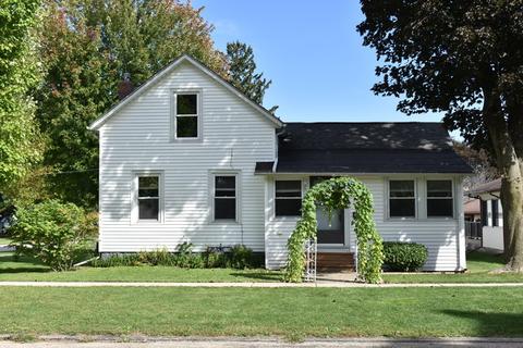 901 S 4th St, Oregon, IL 61061 photo 1