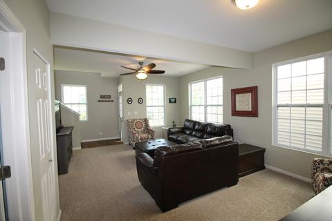 3629 Hyde Park Ct, Elgin, IL 60124 photo 4