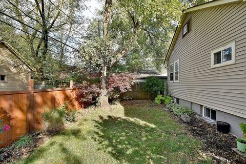 40 N Alfred Ave, Elgin, IL 60123 photo 16