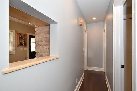40 N Alfred Ave, Elgin, IL 60123 photo 4
