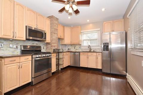 40 N Alfred Ave, Elgin, IL 60123 photo 9