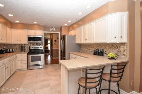 44 E Thorndale Ave, Roselle, IL 60172 photo 4