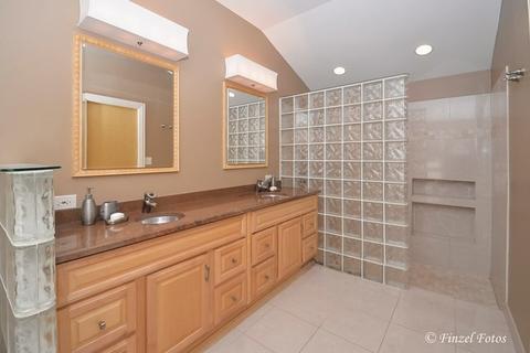 44 E Thorndale Ave, Roselle, IL 60172 photo 11