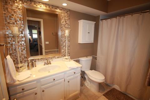 44 E Thorndale Ave, Roselle, IL 60172 photo 9