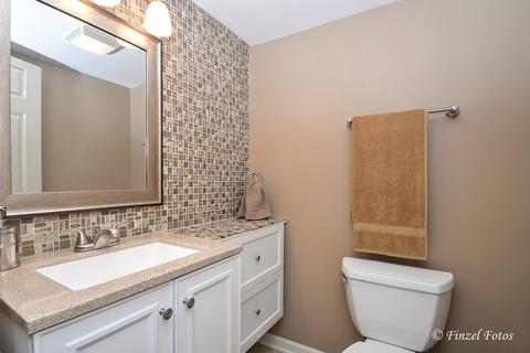 44 E Thorndale Ave, Roselle, IL 60172 photo 16