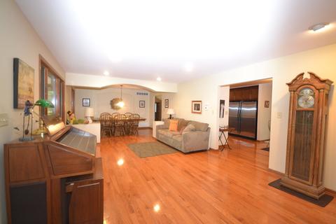 41 W527 Russell Rd, Elgin, IL 60124 photo 15