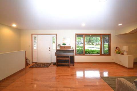 41 W527 Russell Rd, Elgin, IL 60124 photo 16