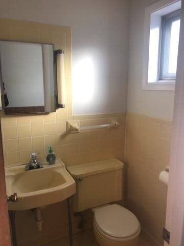 7233 N Campbell Ave #B, Chicago, IL 60645 photo 3