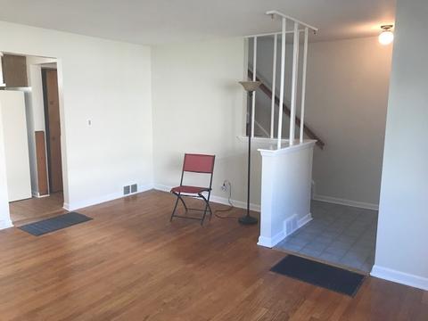 7233 N Campbell Ave #B, Chicago, IL 60645 photo 2