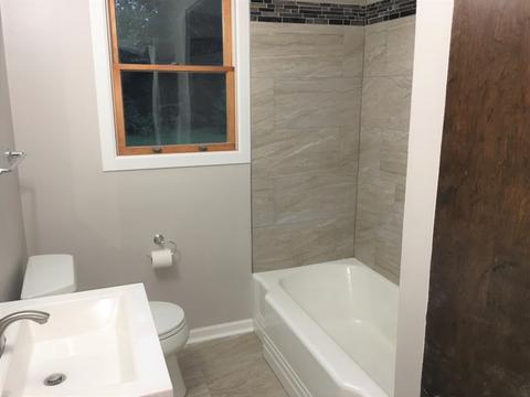 695 Oakland Ave, Elgin, IL 60120 photo 6