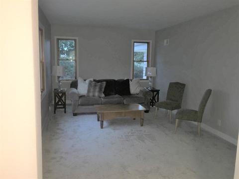 695 Oakland Ave, Elgin, IL 60120 photo 5