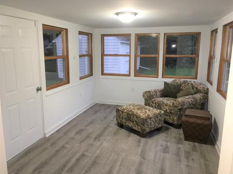 695 Oakland Ave, Elgin, IL 60120 photo 3