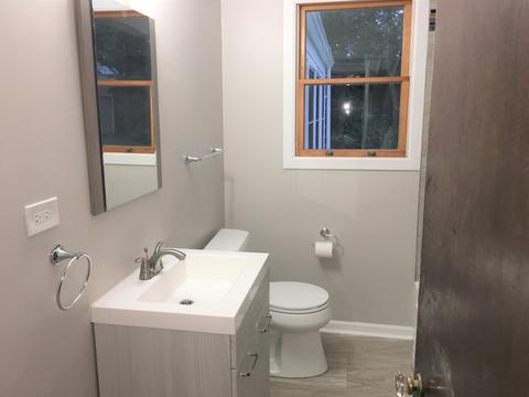 695 Oakland Ave, Elgin, IL 60120 photo 7