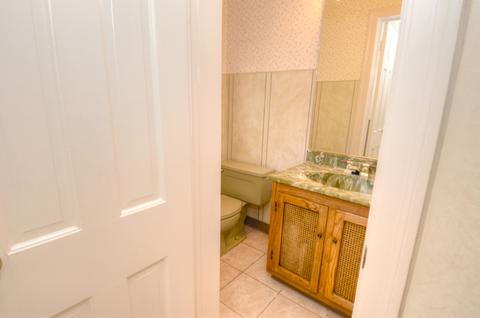 1028 Douglas Ave, Elgin, IL 60120 photo 10