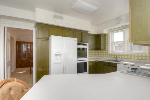 1028 Douglas Ave, Elgin, IL 60120 photo 8