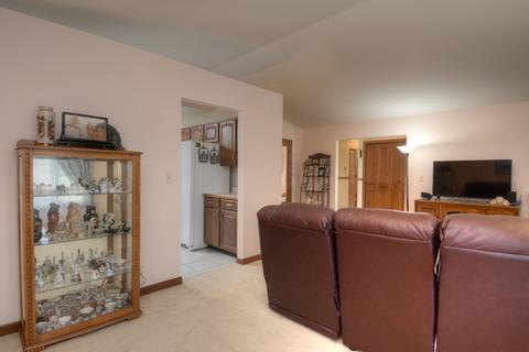23207 Cals Ct, Harvard, IL 60033 photo 5