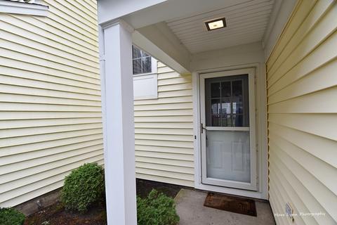 1679 Pebble Beach Cir, Elgin, IL 60123 photo 2