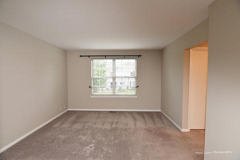 1679 Pebble Beach Cir, Elgin, IL 60123 photo 9