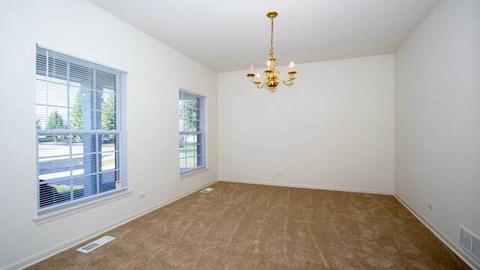 3203 Davey Ct, Aurora, IL 60503 photo 4