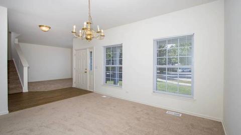 3203 Davey Ct, Aurora, IL 60503 photo 2