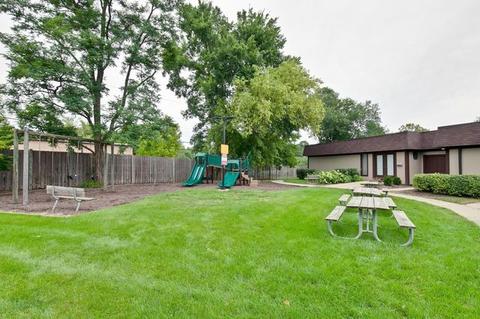 317 Shadowbend Dr, Wheeling, IL 60090 photo 34
