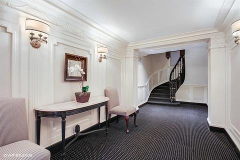 21 Elm St #2D, Chicago, IL 60611 photo 20