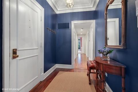 21 Elm St #2D, Chicago, IL 60611 photo 2