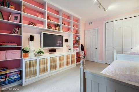 21 Elm St #2D, Chicago, IL 60611 photo 17