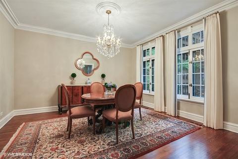 21 Elm St #2D, Chicago, IL 60611 photo 11