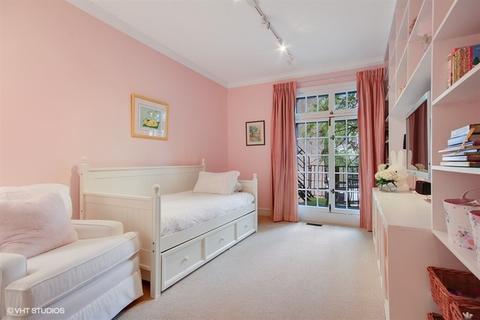 21 Elm St #2D, Chicago, IL 60611 photo 16