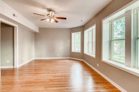 8522 S Bennett Ave, Chicago, IL 60617 photo 4