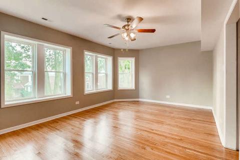 8522 S Bennett Ave, Chicago, IL 60617 photo 3