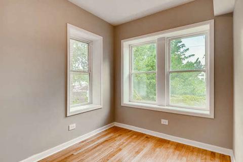 8522 S Bennett Ave, Chicago, IL 60617 photo 7