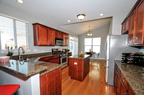 1709 Pin Oak Ln, Elgin, IL 60120 photo 12