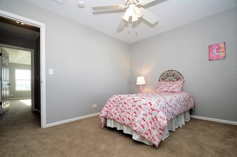 1709 Pin Oak Ln, Elgin, IL 60120 photo 25