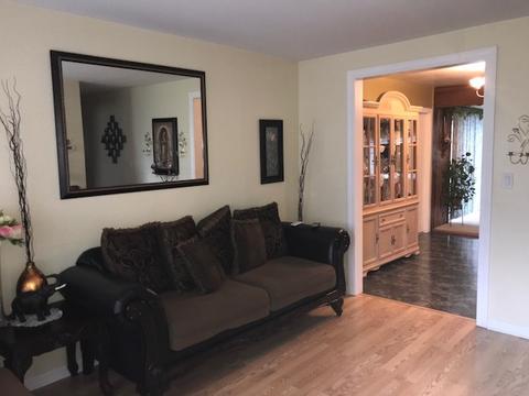 295 Illinois Blvd, Hoffman Estates, IL 60169 photo 3